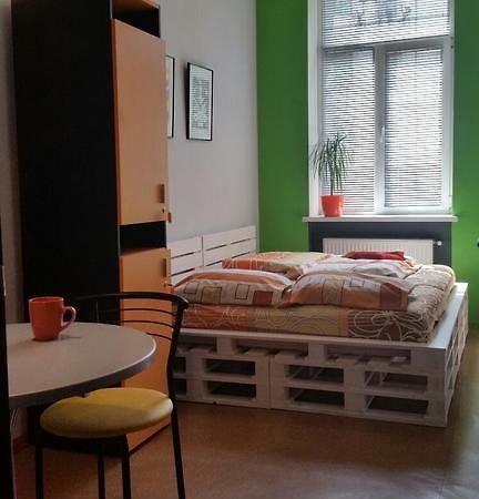 The Georgehouse Hostel Lviv Eksteriør billede